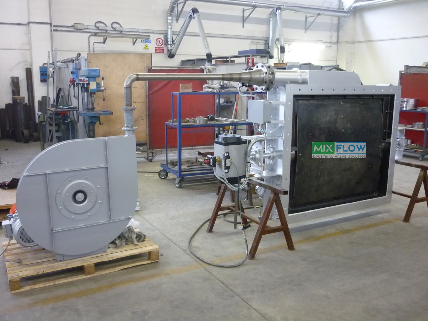 Mixflow - LV710T - zaluzja z bariera powietrzna + dmuchawa Louver Damper Valve with Air Sealing System - AMMTech — kopia